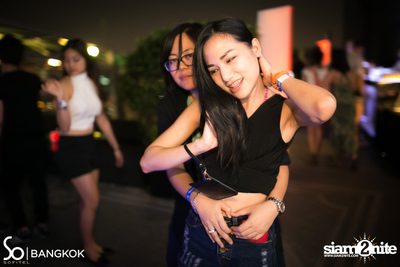 SO POOL PARTY ที่ เดอะ วอเทอร์ คลับ โรงแรมโซฟิเทล โซ — photo 190