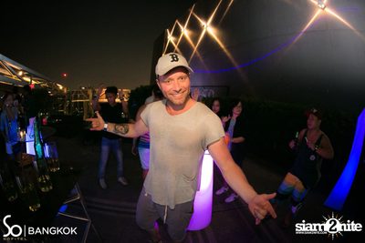 SO POOL PARTY ที่ เดอะ วอเทอร์ คลับ โรงแรมโซฟิเทล โซ — photo 198