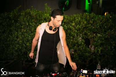 SO POOL PARTY ที่ เดอะ วอเทอร์ คลับ โรงแรมโซฟิเทล โซ — photo 219
