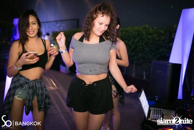 SO POOL PARTY ที่ เดอะ วอเทอร์ คลับ โรงแรมโซฟิเทล โซ — photo 222