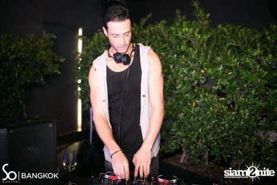 SO POOL PARTY ที่ เดอะ วอเทอร์ คลับ โรงแรมโซฟิเทล โซ — photo 227