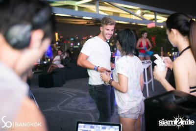 SO POOL PARTY ที่ เดอะ วอเทอร์ คลับ โรงแรมโซฟิเทล โซ — photo 231