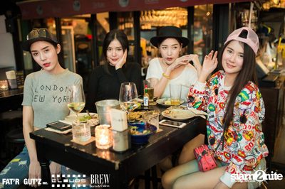 Seenspace Invasion ที่ร้าน Clouds, Fat'R Gut'z และ BREW Beers & Ciders — photo 6