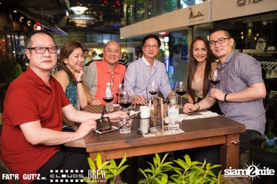 Seenspace Invasion ที่ร้าน Clouds, Fat'R Gut'z และ BREW Beers & Ciders — photo 62