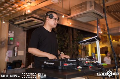 Seenspace Invasion ที่ร้าน Clouds, Fat'R Gut'z และ BREW Beers & Ciders — photo 66