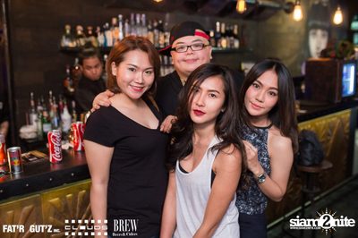 Seenspace Invasion ที่ร้าน Clouds, Fat'R Gut'z และ BREW Beers & Ciders — photo 132