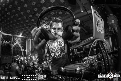 Seenspace New Year's Eve กับ Tech 12 และ DJ Remi — photo 136