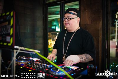 Seenspace Invasion ที่ร้าน Clouds, Fat'R Gut'z และ BREW Beers & Ciders — photo 30