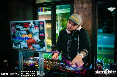 Seenspace Invasion ที่ร้าน Clouds, Fat'R Gut'z และ BREW Beers & Ciders — photo 43