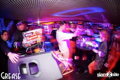Friday Night at Grease Bangkok, Sukhumvit Soi 49 — photo 4