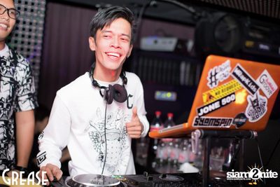 Friday Night at Grease Bangkok, Sukhumvit Soi 49 — photo 43