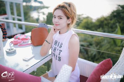 Ping & Season Chill Pool Party at Cliff Seaview Restaurant — photo 21
