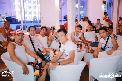Ping & Season Chill Pool Party at Cliff Seaview Restaurant — photo 34