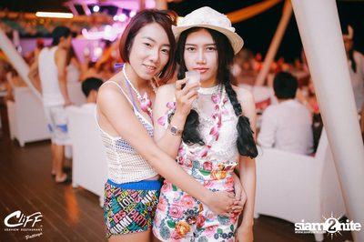 Ping & Season Chill Pool Party at Cliff Seaview Restaurant — photo 47