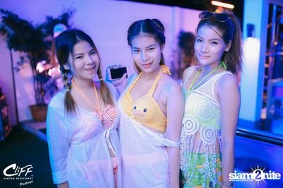 Ping & Season Chill Pool Party at Cliff Seaview Restaurant — photo 64