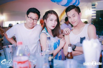 Ping & Season Chill Pool Party at Cliff Seaview Restaurant — photo 111