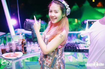 Ping & Season Chill Pool Party at Cliff Seaview Restaurant — photo 160
