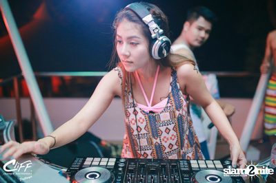 Ping & Season Chill Pool Party at Cliff Seaview Restaurant — photo 162