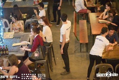 Seenspace Invasion ที่ร้าน Clouds, Fat'R Gut'z และ BREW Beers & Ciders — photo 21