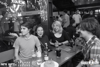 Seenspace Invasion ที่ร้าน Clouds, Fat'R Gut'z และ BREW Beers & Ciders — photo 37