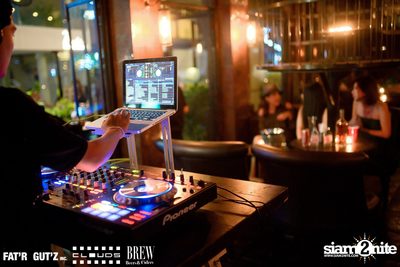 Seenspace Invasion ที่ร้าน Clouds, Fat'R Gut'z และ BREW Beers & Ciders — photo 51