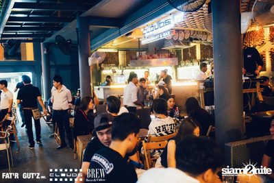 Seenspace Invasion ที่ร้าน Clouds, Fat'R Gut'z และ BREW Beers & Ciders — photo 91