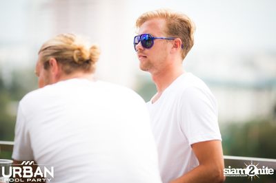 THAMMATAI นำเสนอ Urban Pool Party ที่โรงแรม โซฟิเทล โซ — photo 104