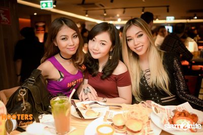 Grand Opening at Hooters Nana, Sukhumvit Soi 4 — photo 3