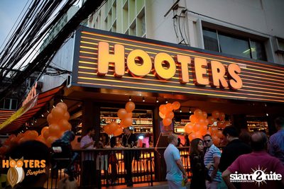 Grand Opening at Hooters Nana, Sukhumvit Soi 4 — photo 11