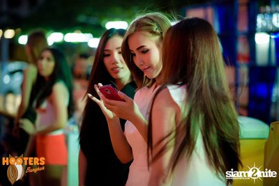 Grand Opening at Hooters Nana, Sukhumvit Soi 4 — photo 18