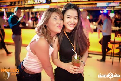 Grand Opening at Hooters Nana, Sukhumvit Soi 4 — photo 38