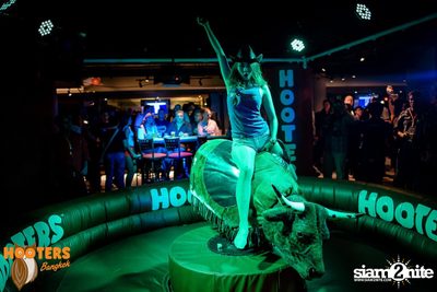 Grand Opening at Hooters Nana, Sukhumvit Soi 4 — photo 58