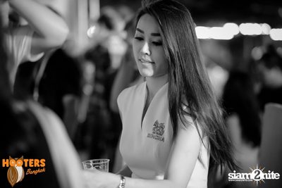 Grand Opening at Hooters Nana, Sukhumvit Soi 4 — photo 86