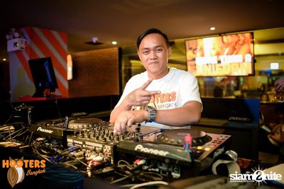 Grand Opening at Hooters Nana, Sukhumvit Soi 4 — photo 112