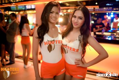 Grand Opening at Hooters Nana, Sukhumvit Soi 4 — photo 179