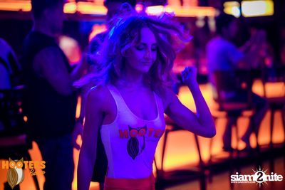 Grand Opening at Hooters Pattaya, Pattaya Beach Road — photo 13