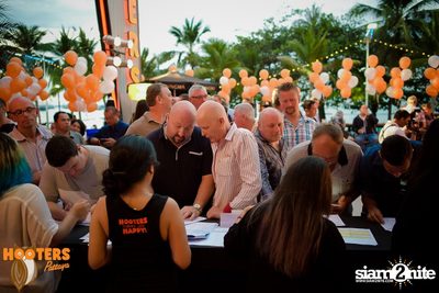 Grand Opening at Hooters Pattaya, Pattaya Beach Road — photo 28
