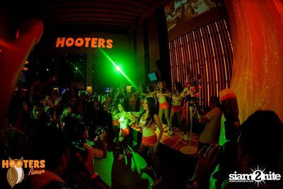 Grand Opening at Hooters Pattaya, Pattaya Beach Road — photo 58