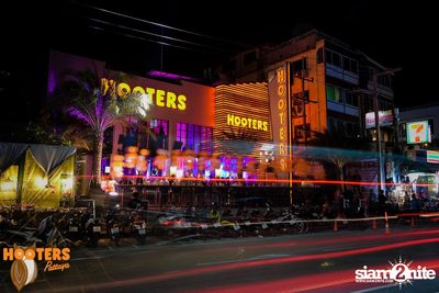 Grand Opening at Hooters Pattaya, Pattaya Beach Road — photo 71