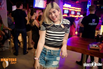Grand Opening at Hooters Pattaya, Pattaya Beach Road — photo 138