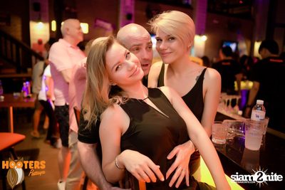 Grand Opening at Hooters Pattaya, Pattaya Beach Road — photo 150