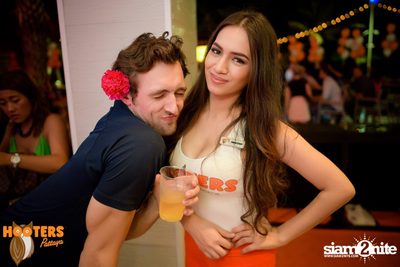 Grand Opening at Hooters Pattaya, Pattaya Beach Road — photo 154