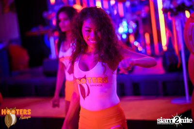 Grand Opening at Hooters Pattaya, Pattaya Beach Road — photo 162