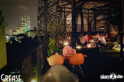 Saturday Night at Grease Bangkok, Sukhumvit Soi 49 — photo 3