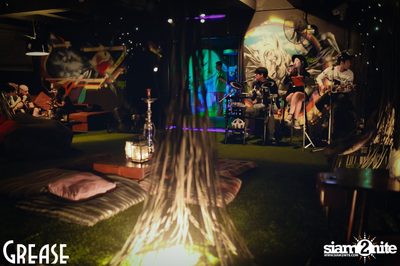 Saturday Night at Grease Bangkok, Sukhumvit Soi 49 — photo 6