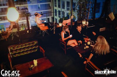 Saturday Night at Grease Bangkok, Sukhumvit Soi 49 — photo 31