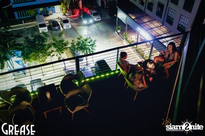 Saturday Night at Grease Bangkok, Sukhumvit Soi 49 — photo 32