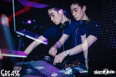 Saturday Night at Grease Bangkok, Sukhumvit Soi 49 — photo 34