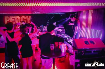 Saturday Night at Grease Bangkok, Sukhumvit Soi 49 — photo 37