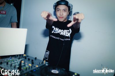 Saturday Night at Grease Bangkok, Sukhumvit Soi 49 — photo 44